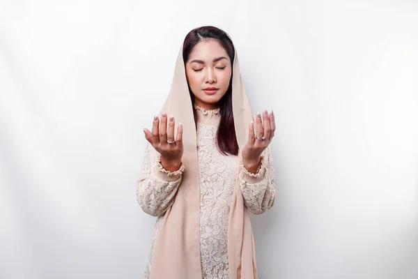 Religious Beautiful Asian Muslim Girl Wearing Headscarf Praying God — Stok Foto