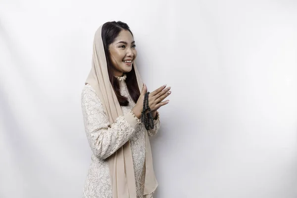 Portrait Young Beautiful Asian Muslim Woman Wearing Headscarf Gesturing Eid — Stock Photo, Image
