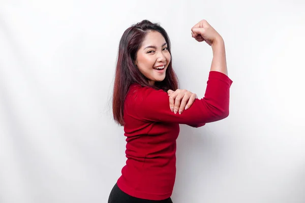 Opgewonden Aziatische Vrouw Het Dragen Van Een Rode Top Tonen — Stockfoto