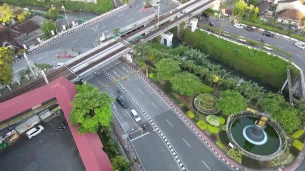 Tráfego Aéreo Com Ponte Ferroviária Cidade Yogyakarta — Vídeo de Stock