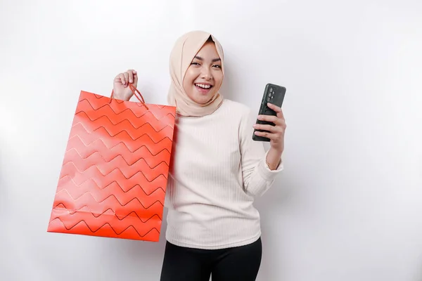 Retrato Asiático Muçulmano Mulher Animado Segurando Saco Compras Line Seu — Fotografia de Stock