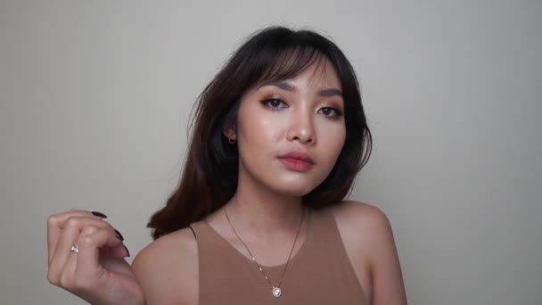 Beleza Câmera Lenta Tiro Uma Mulher Asiática Bonita Com Maquiagem — Vídeo de Stock