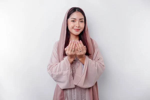 Religious Beautiful Asian Muslim Girl Wearing Headscarf Praying God Isolated — Stock Photo, Image