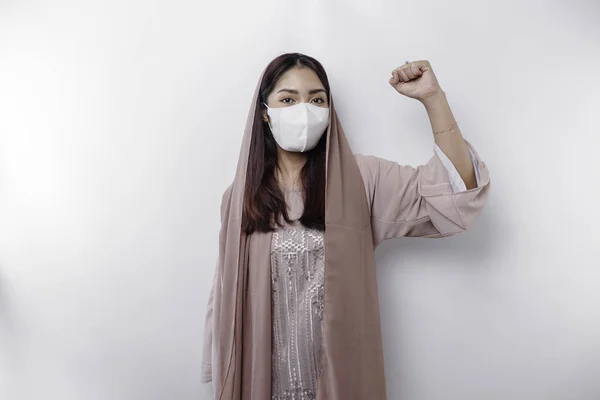 Asijská Muslimka Masce Jako Preventivní Prostředek Pro Covid Vyjadřuje Šťastný — Stock fotografie