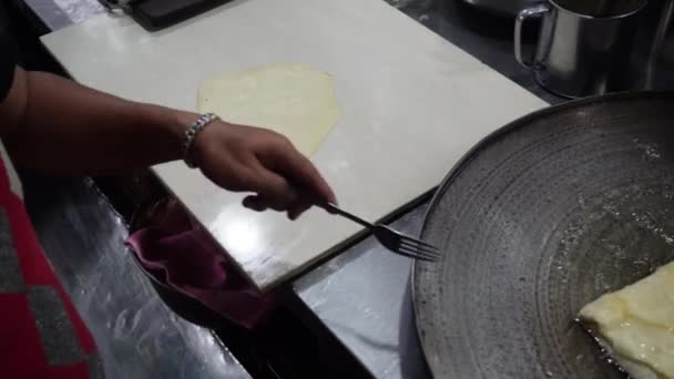 Process Making Cooking Martabak Telur Martabak Eggs Indonesian Street Food — Vídeos de Stock