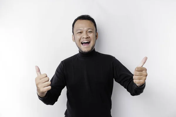 Emocionado Hombre Asiático Con Camisa Negra Pulgares Hacia Arriba Gesto — Foto de Stock