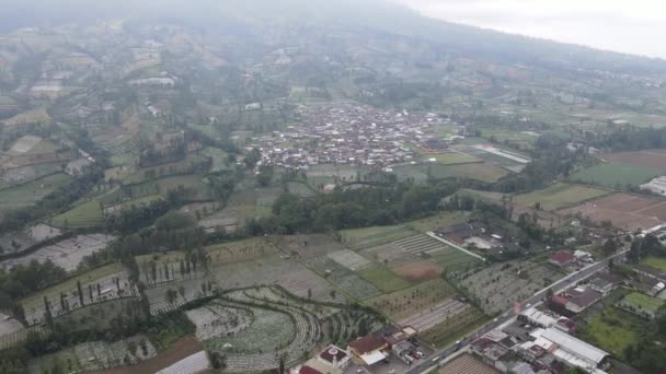 Wonosobo Daki Posong Köyünün Çevresindeki Dağ Manzarası — Stok video