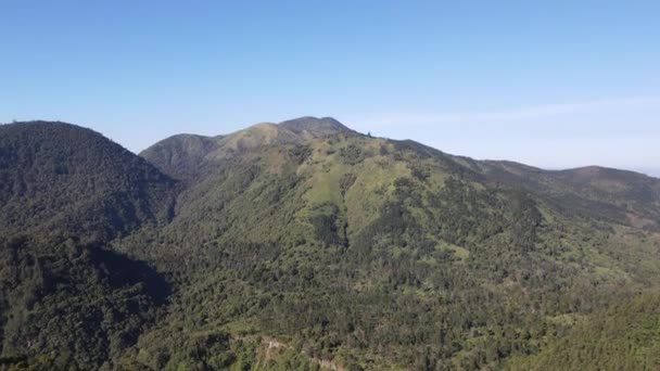 Vista Aérea Del Claro Pico Las Colinas Mongkrang Cerca Lawu — Vídeos de Stock