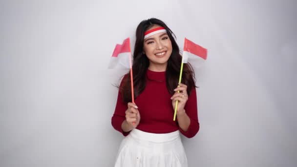 Boldog Izgatott Indonéz Kezében Indonézia Zászlaját Hogy Megünnepeljük Indonézia Függetlenség — Stock videók