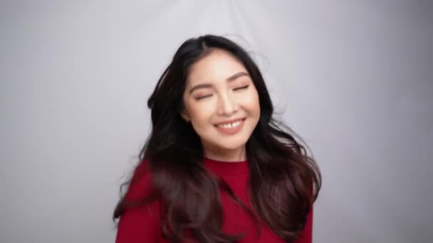Retrato Hermosa Chica Asiática Coqueta Siendo Coqueta Enviando Encantadoramente Beso — Vídeo de stock