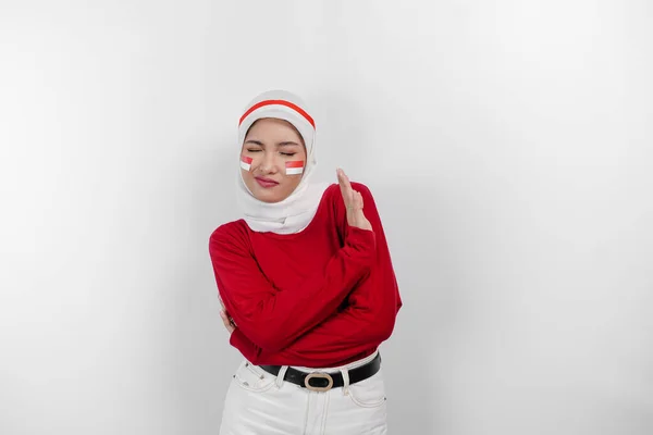 Piękna Azjatycka Muzułmanka Nosząca Hidżab Gestem Ręki Stanowi Odrzucenie Lub — Zdjęcie stockowe