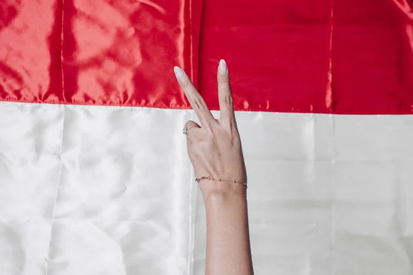 Žena Indonéskou Vlajkou — Stock fotografie