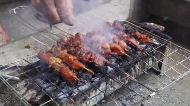 Izgarada tavuk kanadı pişirmek