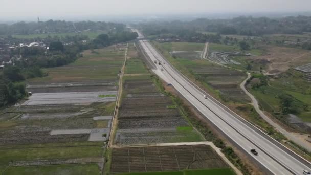 印度尼西亚爪哇Boyolali被自然包围的收费公路的航拍时间 — 图库视频影像