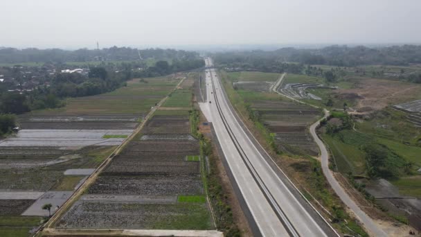 มมองทางอากาศของถนนค านทางท อมรอบด วยธรรมชาต Boyolali Java Indonesia — วีดีโอสต็อก