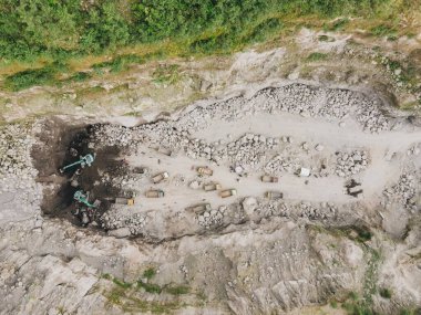 Merapi Dağı, Yogyakarta, Endonezya 'daki kum ve taş ocağının havadan görünüşü.
