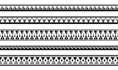 Bir dizi Maori Polinezya dövme bileziği sınırı. Kabilenin kolsuz desensiz taşıyıcısı. Samoa bilezik tasarımı kol ya da ayak.