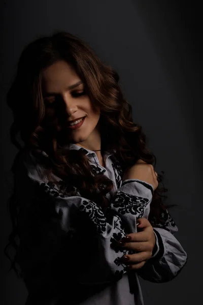 Традиційна Краса Жінка Українському Національному Вбранні Вишванка Традиційний Український Вишитий — стокове фото