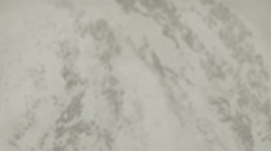 Modern tasarım projeleri ve zarif sunumlar için mükemmel derecede güzel gri mermer bir doku.