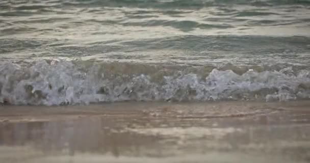 Ozeanwelle Nahaufnahme Wasser Ozeanwelle Nahaufnahme Detail Des Aufrechten Krachenden Hohlen — Stockvideo