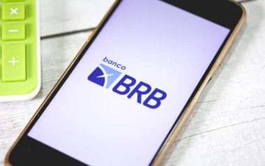 Brezilya Bankası ve BRB Bank uygulaması telefonda