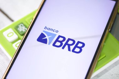 Brezilya Bankası ve BRB Bank uygulaması telefonda