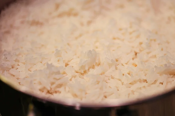米の調製過程をよく見ると — ストック写真