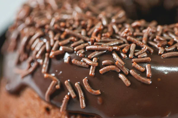 Κέικ Σοκολάτας Επικάλυψη Σοκολάτας Και Διακοσμημένο Τρούφα Σοκολάτας — Φωτογραφία Αρχείου