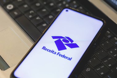 Brasilia, Federal bölge, Brezilya: Akıllı telefon ekranında Receita Federal (Brezilya Federal Gelir Dairesi) uygulaması