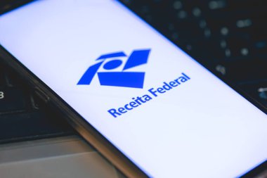 Brasilia, Federal bölge, Brezilya: Akıllı telefon ekranında Receita Federal (Brezilya Federal Gelir Dairesi) uygulaması