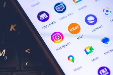 Brasilia, Federal Bölge, Brezilya. Nisan, 05, 2023. Uygulamaları gösteren bir cep telefonu ekranı 