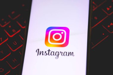 Brasilia, Federal Bölge, Brezilya. Nisan 12, 2023. Akıllı telefon ekranında Instagram logosu