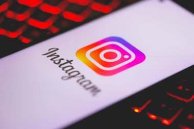 Brasilia, Federal Bölge, Brezilya. Nisan 12, 2023. Akıllı telefon ekranında Instagram logosu
