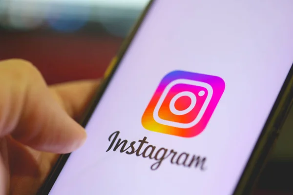 Brasilia, Federal Bölge, Brezilya. Nisan 12, 2023. Akıllı telefon ekranında Instagram logosu