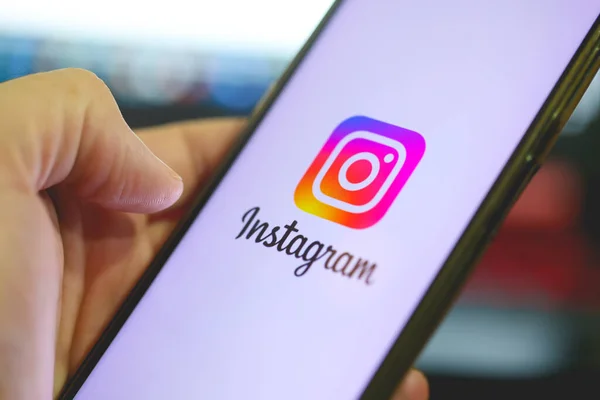 Brasilia, Federal Bölge, Brezilya. Nisan 12, 2023. Akıllı telefon ekranında Instagram logosu