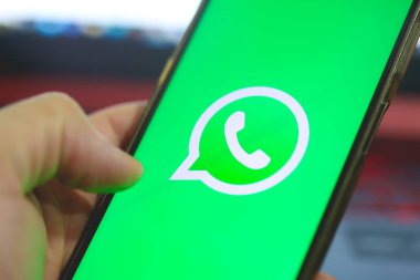 Brasilia, Federal Bölge, Brezilya. Nisan 12, 2023. Akıllı telefon ekranında bir Whatsapp uygulaması logosu 