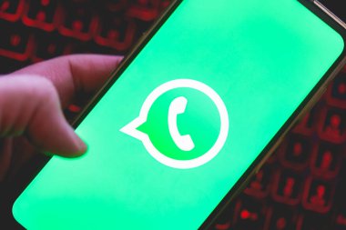 Brasilia, Federal Bölge, Brezilya. Nisan 12, 2023. Akıllı telefon ekranında bir Whatsapp uygulaması logosu 