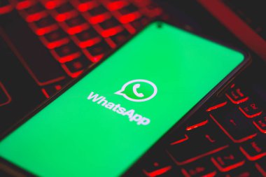 Brasilia, Federal Bölge, Brezilya. Nisan 12, 2023. Akıllı telefon ekranında bir Whatsapp uygulaması logosu 