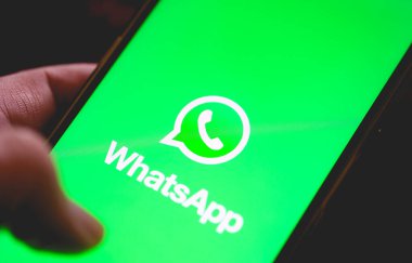 Brasilia, Federal Bölge, Brezilya. Nisan 12, 2023. Akıllı telefon ekranında bir Whatsapp uygulaması logosu 