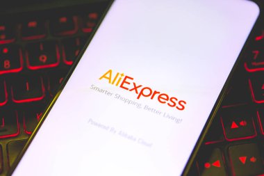Brasilia, Federal Bölge, Brezilya - Nisan 2023. Akıllı telefon ekranında ekspres uygulama logosu