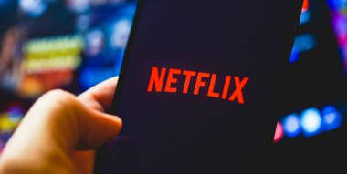 Brasilia, Federal Bölge, Brezilya - Nisan 2023. Akıllı telefon ekranında Netflix uygulama logosu