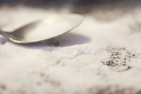 Nahaufnahme Von Teelöffel Zucker Auf Dem Tisch — Stockfoto