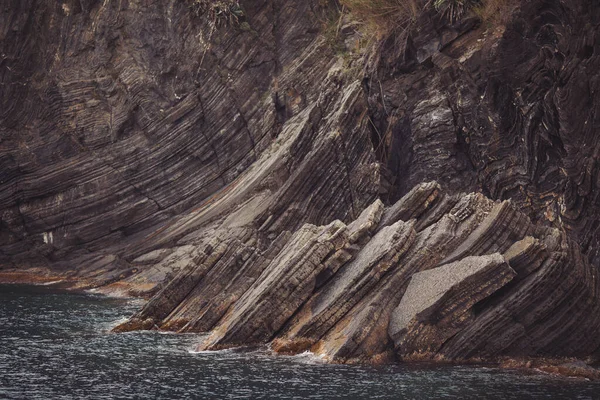 Dağ Taşı Deseni Dokusu Kaba Kaya Oluşumunun Düz Olmayan Yüzeyinin — Stok fotoğraf