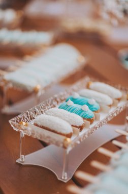 Çikolata. Tatlı tatil büfesi kekler ve diğer tatlılar. Lezzetli düğün Resepsiyon çikolata