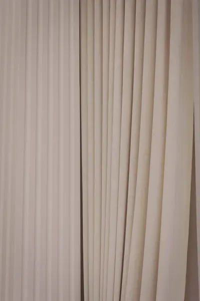 Beyaz perde. perde arkaplan dokusu duvar kağıdı yüzey kumaşı. Krem renkli kumaş..