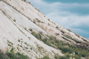 Açık madencilik. Tebeşir tepeleri. Tebeşir yüzeyi. Kireçtaşı ocağı. İlginç bir rahatlama şekli. İnanılmaz tepeler ve zemin. Dünyanın kuru bölgeleri. Küresel sıcaklık