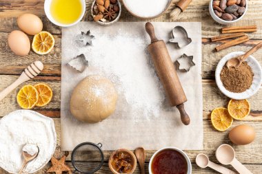 Noel kurabiyesi yapmak için bir çerçeve malzeme. Noel, tatil. Yüksek kalite fotoğraf