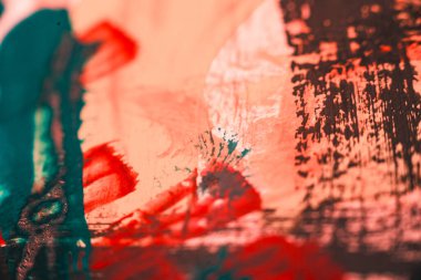 Siyah çizgili kırmızı gözlüklerle kağıt üzerinde fırça darbeleri. Eski, dokulu arka plan. Masaüstü duvar kağıtları, makro, guaj, suluboya. Albüm koleksiyonu için doku. El yapımı çizim