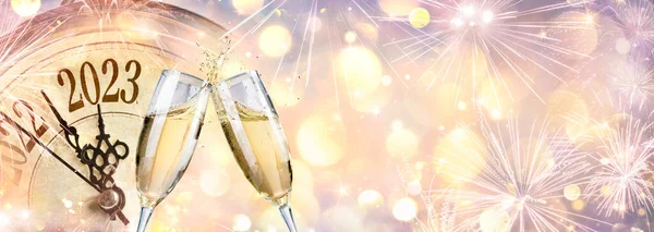2023 Sărbătorirea Anului Nou Șampanie Ceas Lumini Bokeh Abstracte Defocalizate — Fotografie, imagine de stoc