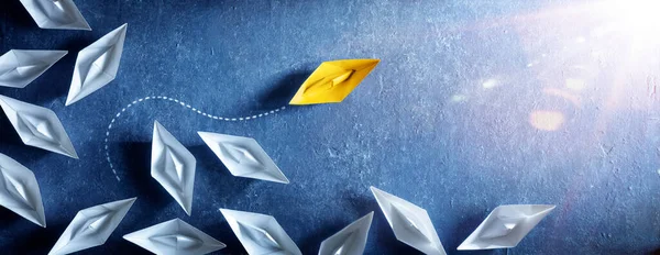 Yellow Paper Boat Change Direction Leadership Vision Opportunity Sailing Tide — Stock Photo, Image